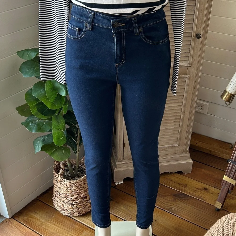 Michael Kors Women's Dark Blue Jeans stretch size 10 skinny jeans stretch
